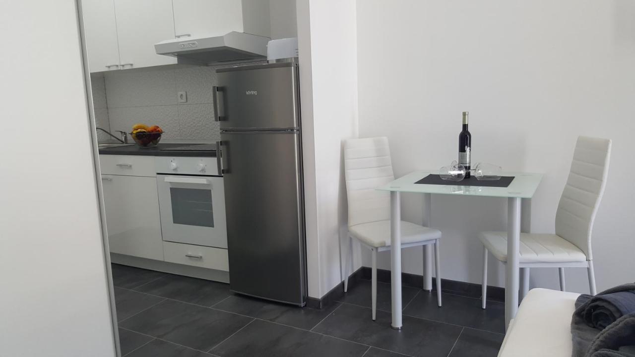 דירות מאקרסקה Grey House מראה חיצוני תמונה