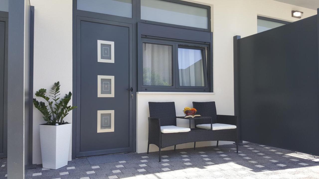 דירות מאקרסקה Grey House מראה חיצוני תמונה