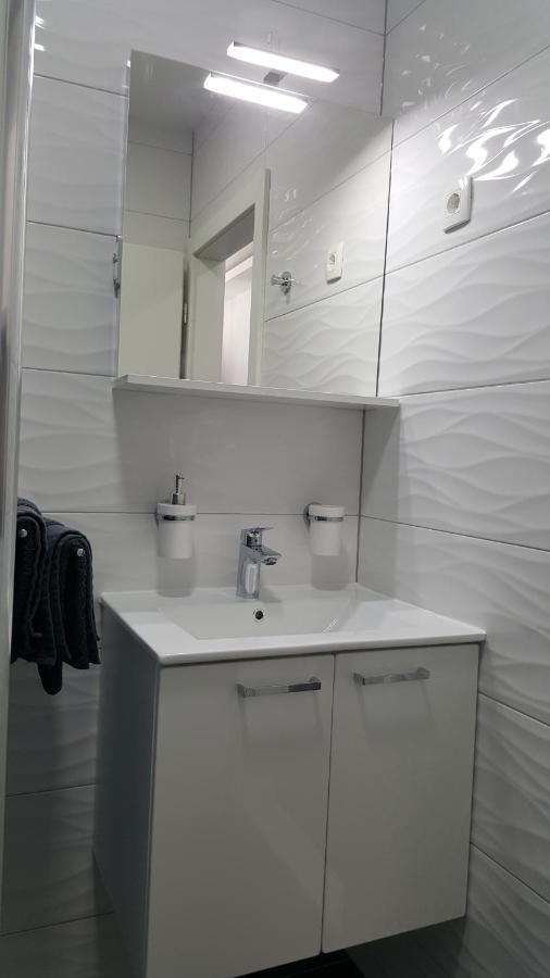 דירות מאקרסקה Grey House מראה חיצוני תמונה