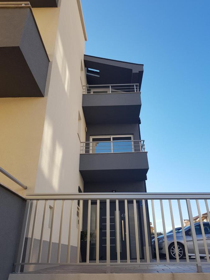 דירות מאקרסקה Grey House מראה חיצוני תמונה