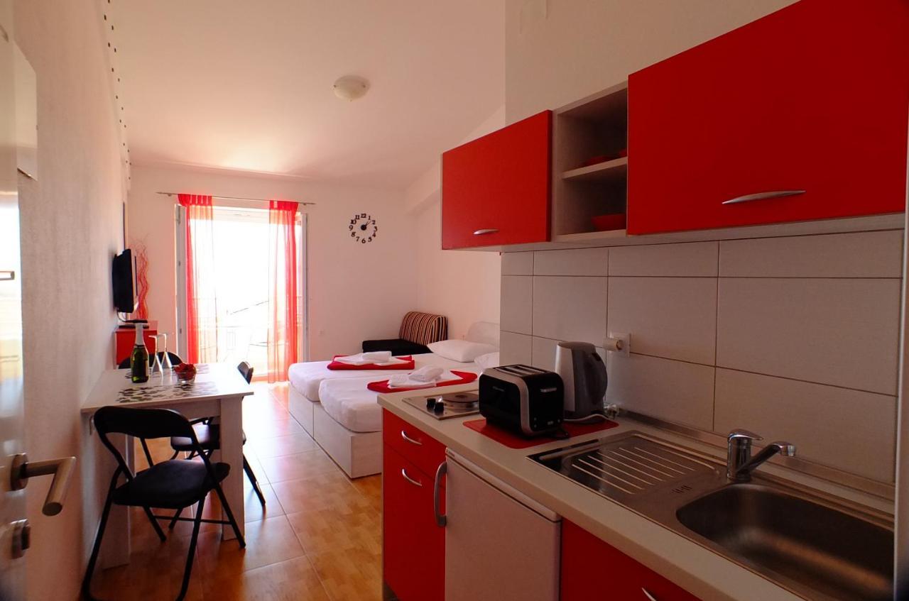 דירות מאקרסקה Grey House מראה חיצוני תמונה