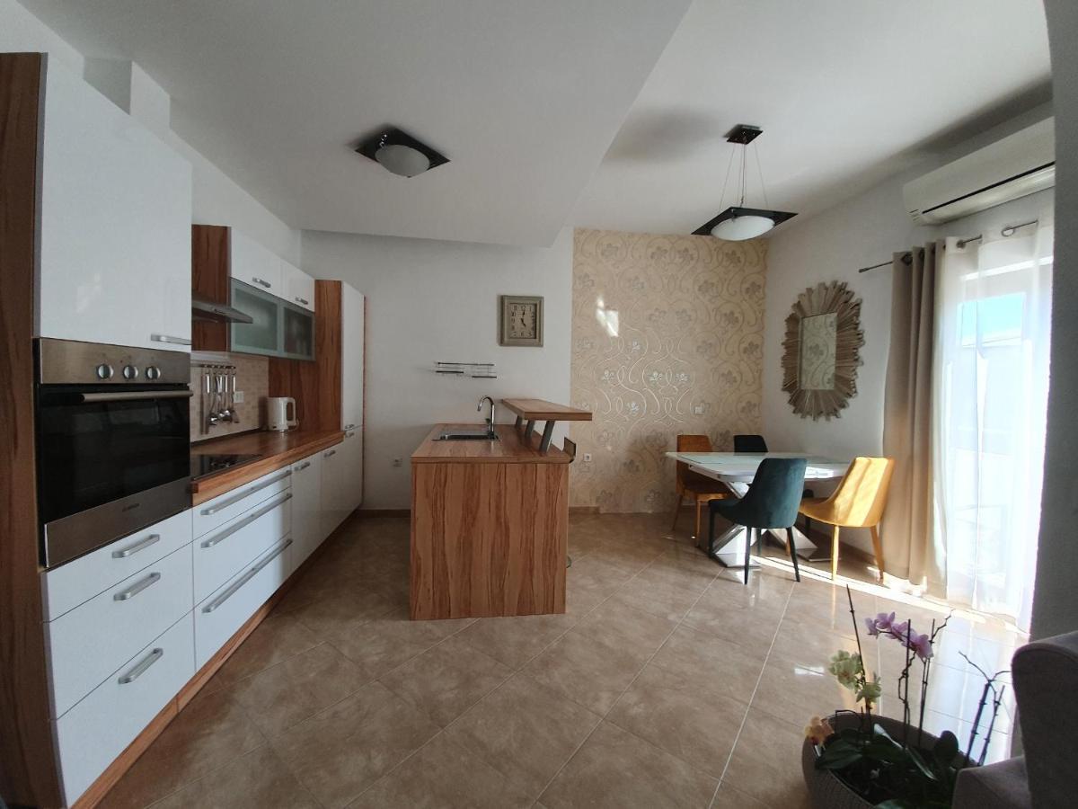 דירות מאקרסקה Grey House מראה חיצוני תמונה