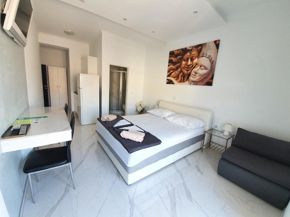 דירות מאקרסקה Grey House מראה חיצוני תמונה
