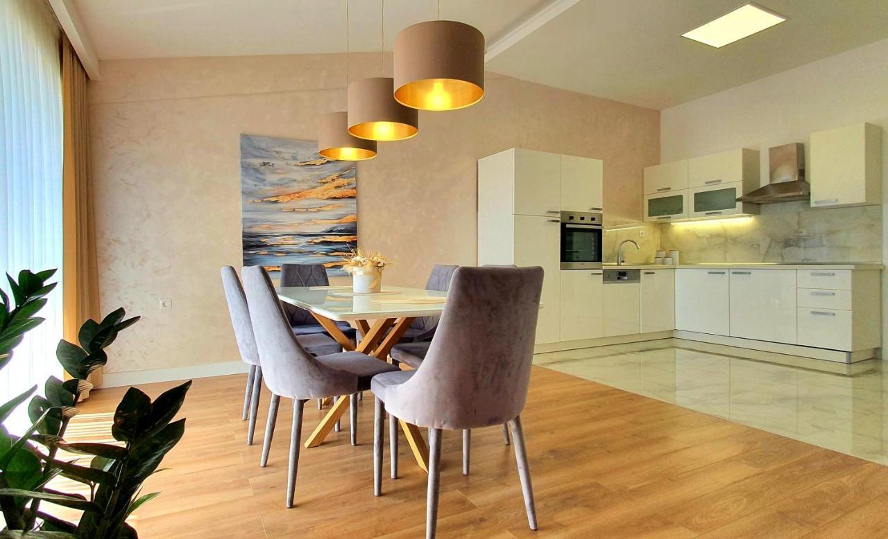 דירות מאקרסקה Grey House מראה חיצוני תמונה