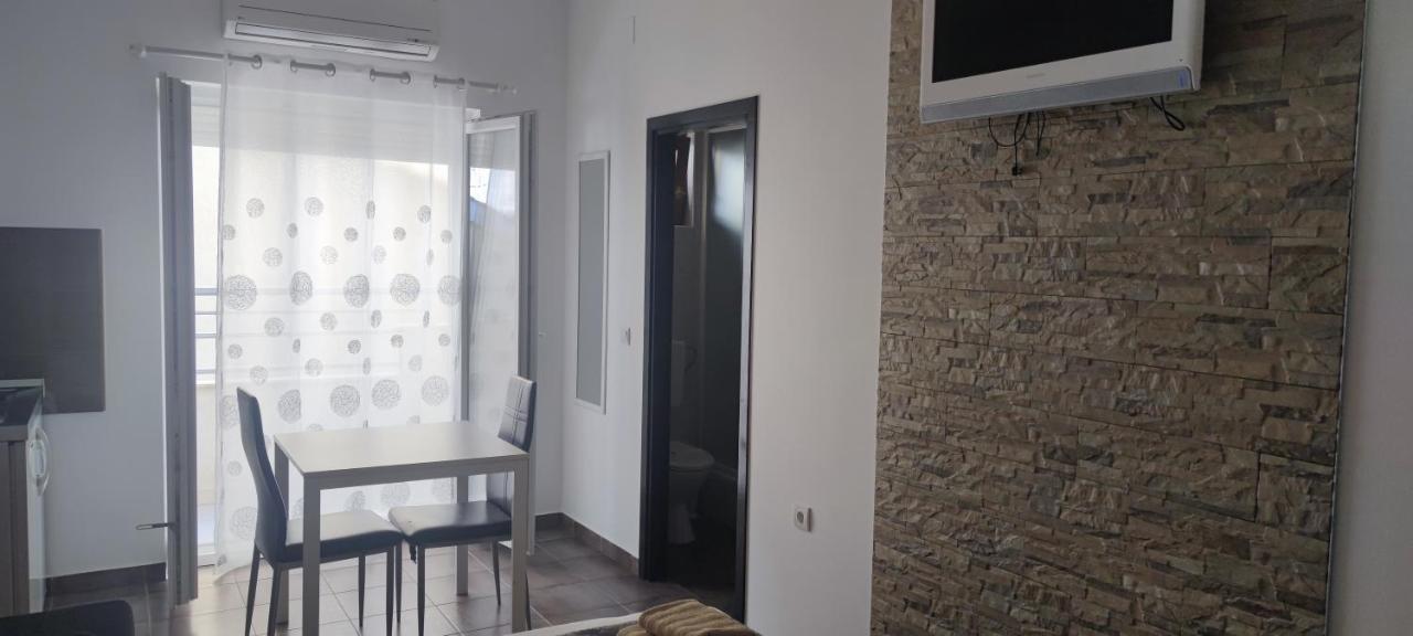 דירות מאקרסקה Grey House מראה חיצוני תמונה